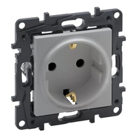 Legrand 863320B Niloé Step 2P+F csatlakozóaljzat (rugós), biztonsági zsaluval, alumínium Legrand 863320B Niloé Step 2P+F csatlakozóaljzat (rugós), biztonsági zsaluval, alumínium